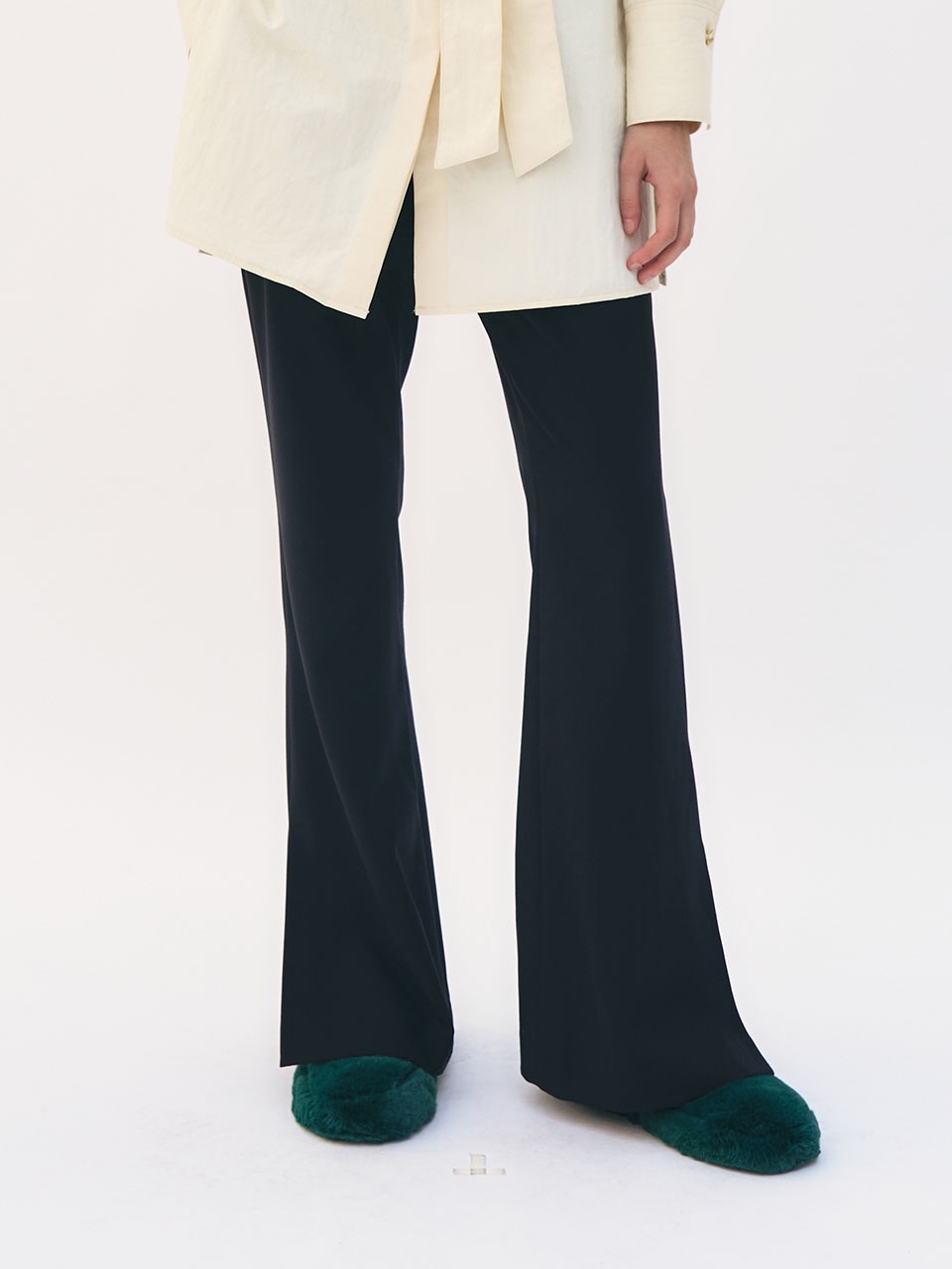 Bootcut tailored trousers (Black)