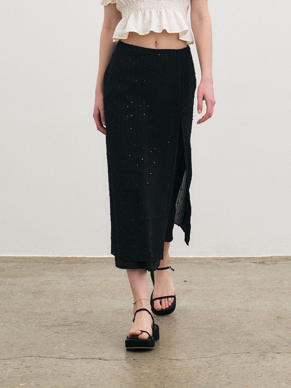 [5/16일 이후 배송] Sequin pleats layered long skirt - Black